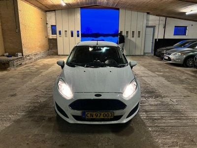 Gebraucht Ford Fiesta Trend 95 PS (69 kW) 2016 Weiß Pickup