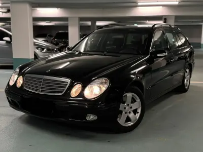 Gebraucht Mercedes E220 150 PS (110 kW) 2004 Schwarz Kombi
