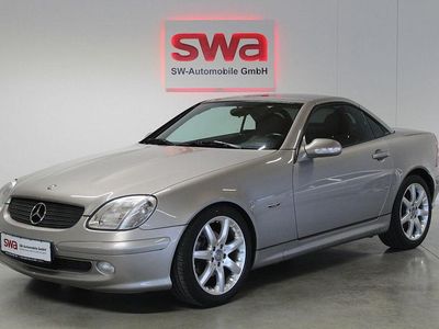 Gebraucht Mercedes SLK200 197 PS (144 kW) 2002 Silber Cabrio