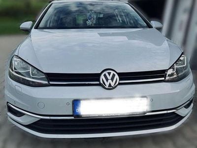 Gebraucht VW Golf VII Comfortline 110 PS (80 kW) 2017 Weiß Limousine