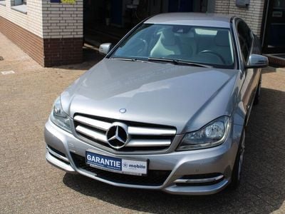 Gebraucht Mercedes C180 156 PS (114 kW) 2011 Silber Coupé