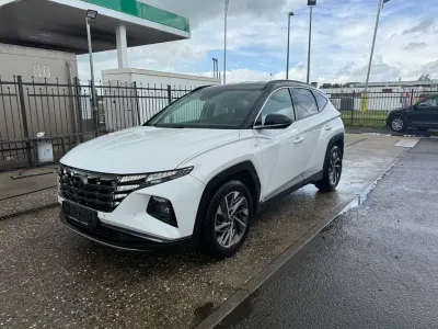 Gebraucht Hyundai Tucson Select 136 PS (100 kW) 2021 Weiß SUV