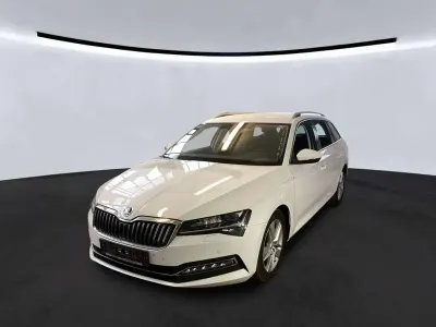 Gebraucht Skoda Superb Sport 190 PS (139 kW) 2023 Moonweiss metallic Kombi