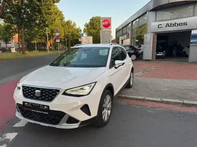 Używany Seat Arona Xperience 116 KM (85 kW) 2024 Biały SUV