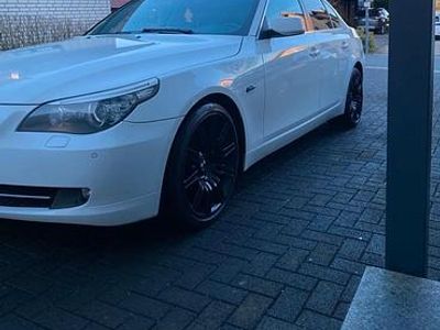 Gebraucht BMW 525 193 PS (141 kW) 2008 Weiß Limousine
