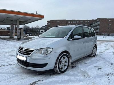 Silber Gebraucht 2010 VW Touran Trendline Van / Kleinbus | 3.850 € (Fairer Preis)