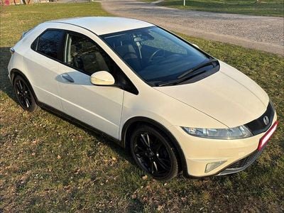 Second-hand Honda Civic Sport 99 CP (72 kW) 2011 Alb Berlinǎ