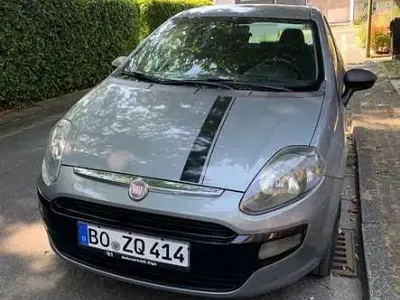 Gebraucht Fiat Punto Pop 69 PS (50 kW) 2011 Grau Kleinwagen