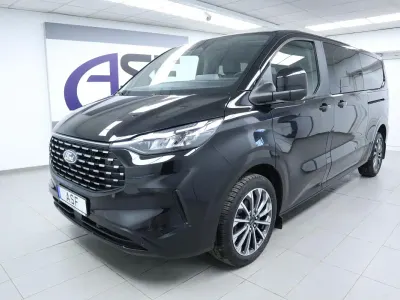 Gebraucht Ford Tourneo Custom Titanium 170 PS (125 kW) 2024 Obsidianschwarz Van