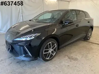 Gebraucht MG MG4 EV Luxury 150 kW (204 PS) 2024 Schwarz zweischichtuni Kleinwagen