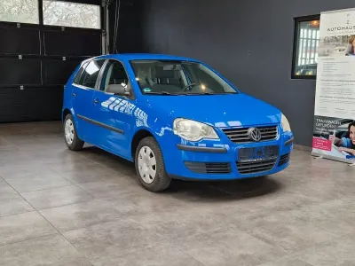 Gebraucht VW Polo Trendline 69 PS (50 kW) 2009 Blau Kleinwagen