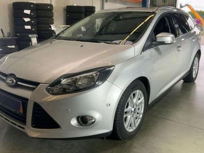 Gebraucht Ford Focus Titanium 150 PS (110 kW) 2014 Polarsilber metallic Kombi