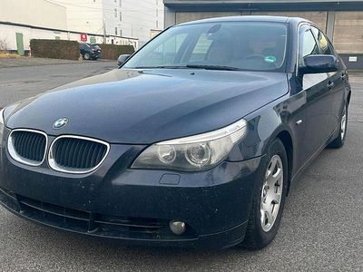 Second-hand BMW 525 192 CP (141 kW) 2004 Albastru Berlinǎ