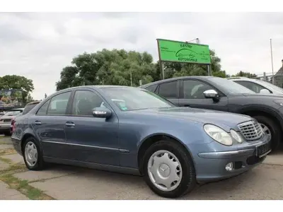 Gebraucht Mercedes E200 163 PS (119 kW) 2003 Tealitblau  metallic Limousine