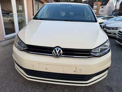 Beige Gebraucht 2019 VW Touran Van / Kleinbus | 5.950 € (Guter Preis)