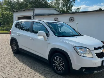 Gebraucht Chevrolet Orlando 163 PS (119 kW) 2012 Weiß Van / Kleinbus