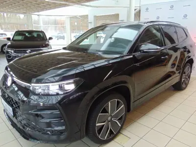 Gebraucht VW Tayron Style 193 PS (141 kW) 2025 Grenadillschwarz metallic SUV