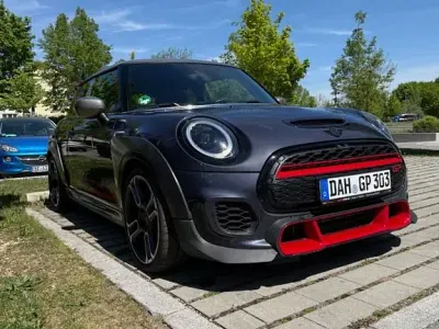 Usata Mini John Cooper Works 306 CV (225 kW) 2020 Blu Utilitaria