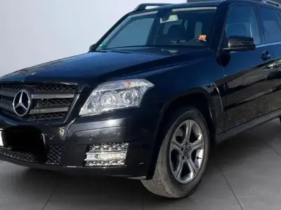 Używany Mercedes GLK350 231 KM (169 kW) 2021 Czarny SUV