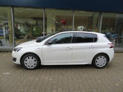 Weiß Gebraucht 2016 Peugeot 308 Allure Limousine | 10.790 € (Fairer Preis)