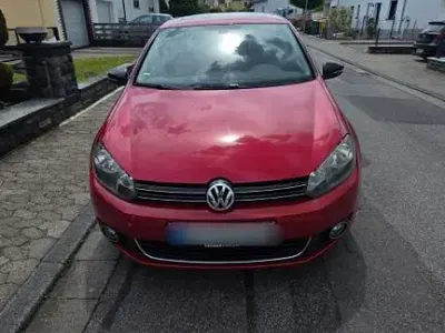 Gebraucht VW Golf VI Style 105 PS (77 kW) 2011 Rot Kleinwagen
