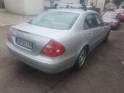Gebraucht Mercedes E220 Classic 150 PS (110 kW) 2004 Silber Limousine