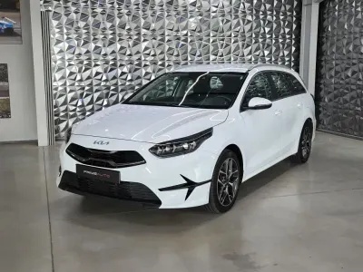 Gebraucht Kia Ceed Sportswagon Spirit 160 PS (117 kW) 2023 Weiß Kombi