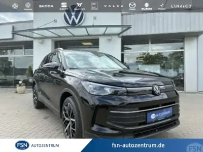 Neu VW Tiguan 150 PS (110 kW) 2026 Grenadillschwarz metallic SUV