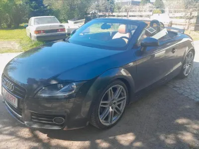 Gebraucht Audi TT Roadster 170 PS (125 kW) 2012 Grau Cabrio