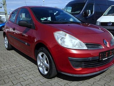 Second-hand Renault Clio III Authentique 65 CP (47 kW) 2006 Roșu Hatchback