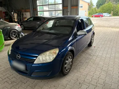 Gebraucht Opel Astra 104 PS (76 kW) 2005 Blau Limousine