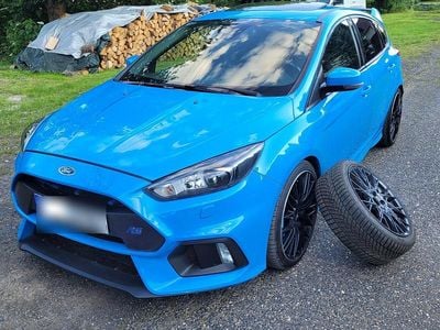 Blau Gebraucht 2016 Ford Focus RS Limousine | 23.500 €