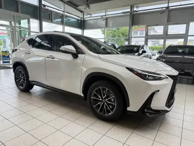 Neu Lexus NX450h+ Executive Line 292 PS (214 kW) 2026 Weiß SUV