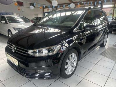 Deep black perleffekt (metallic) Gebraucht 2016 VW Touran Highline Van / Kleinbus | 19.500 € (Fairer Preis)