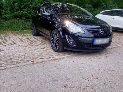 Gebraucht Opel Corsa Edition 120 PS (88 kW) 2013 Schwarz Kleinwagen