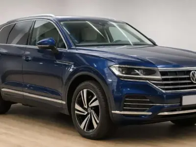 Gebraucht VW Touareg Elegance 286 PS (210 kW) 2019 Aquamarinblau metallic SUV