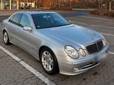Second-hand Mercedes E240 177 CP (130 kW) 2002 Argintiu Berlinǎ
