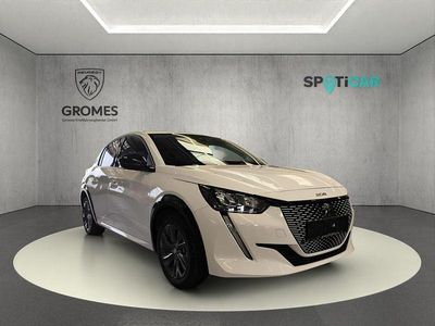 Gebraucht Peugeot e-208 Allure 100 kW (136 PS) 2023 Weiß Kleinwagen