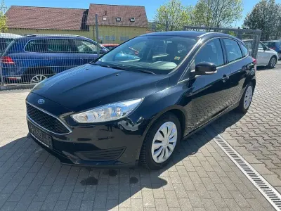 Używany Ford Focus 120 KM (88 kW) 2015 Czarny Sedan/Limuzyna