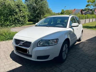 Gebraucht Volvo V50 109 PS (80 kW) 2009 Weiß Kombi
