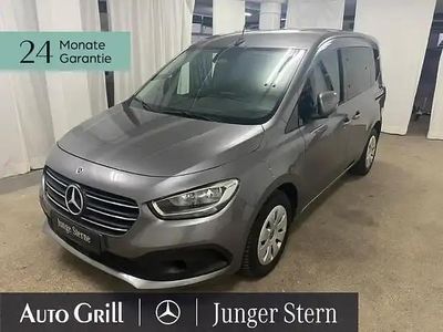 Gebraucht Mercedes T180 116 PS (85 kW) 2022 Chromitgrau metallic Van / Kleinbus