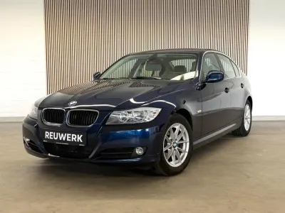 Gebraucht BMW 320 Comfort Edition 170 PS (125 kW) 2010 Tiefseeblau metallic Limousine