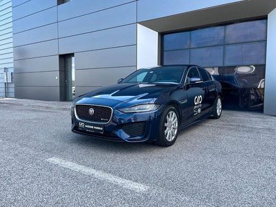 Usata Jaguar XE R-Dynamic 179 CV (131 kW) 2020 Blu Berlina