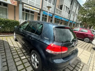 Gebraucht VW Golf VI 122 PS (89 kW) 2011 Blau Kleinwagen