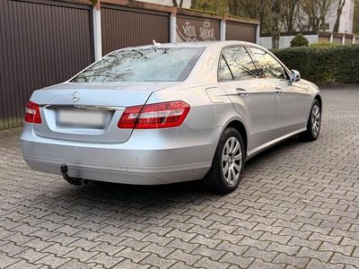 Gebraucht Mercedes E220 Elegance 170 PS (125 kW) 2010 Silber Limousine