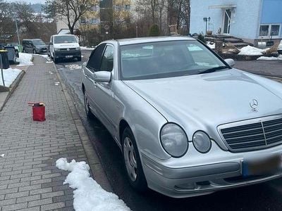 Usata Mercedes E200 116 CV (85 kW) 2000 Argento Berlina