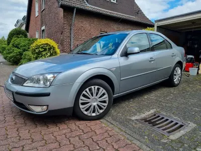 Gebraucht Ford Mondeo Ambiente 110 PS (80 kW) 2005 Silber Limousine