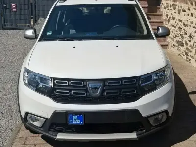 Gebraucht Dacia Sandero Stepway 101 PS (74 kW) 2020 Weiß Kleinwagen