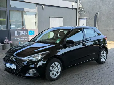 Gebraucht Hyundai i20 101 PS (74 kW) 2020 Schwarz Kleinwagen