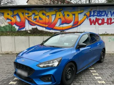 Używany Ford Focus ST-Line X 125 KM (91 kW) 2019 Niebieski Sedan/Limuzyna